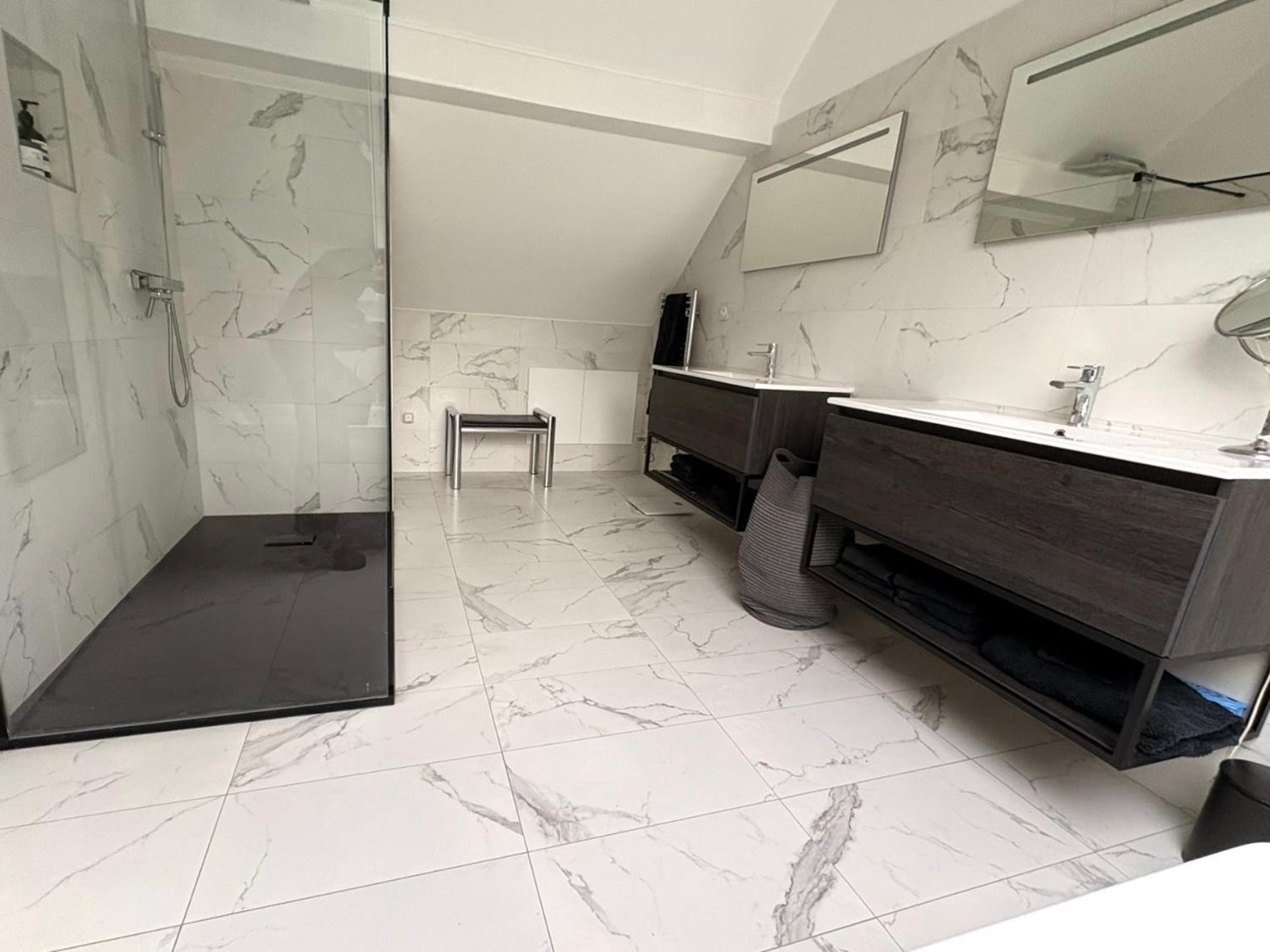 Villa A Louveciennes Luaran gambar