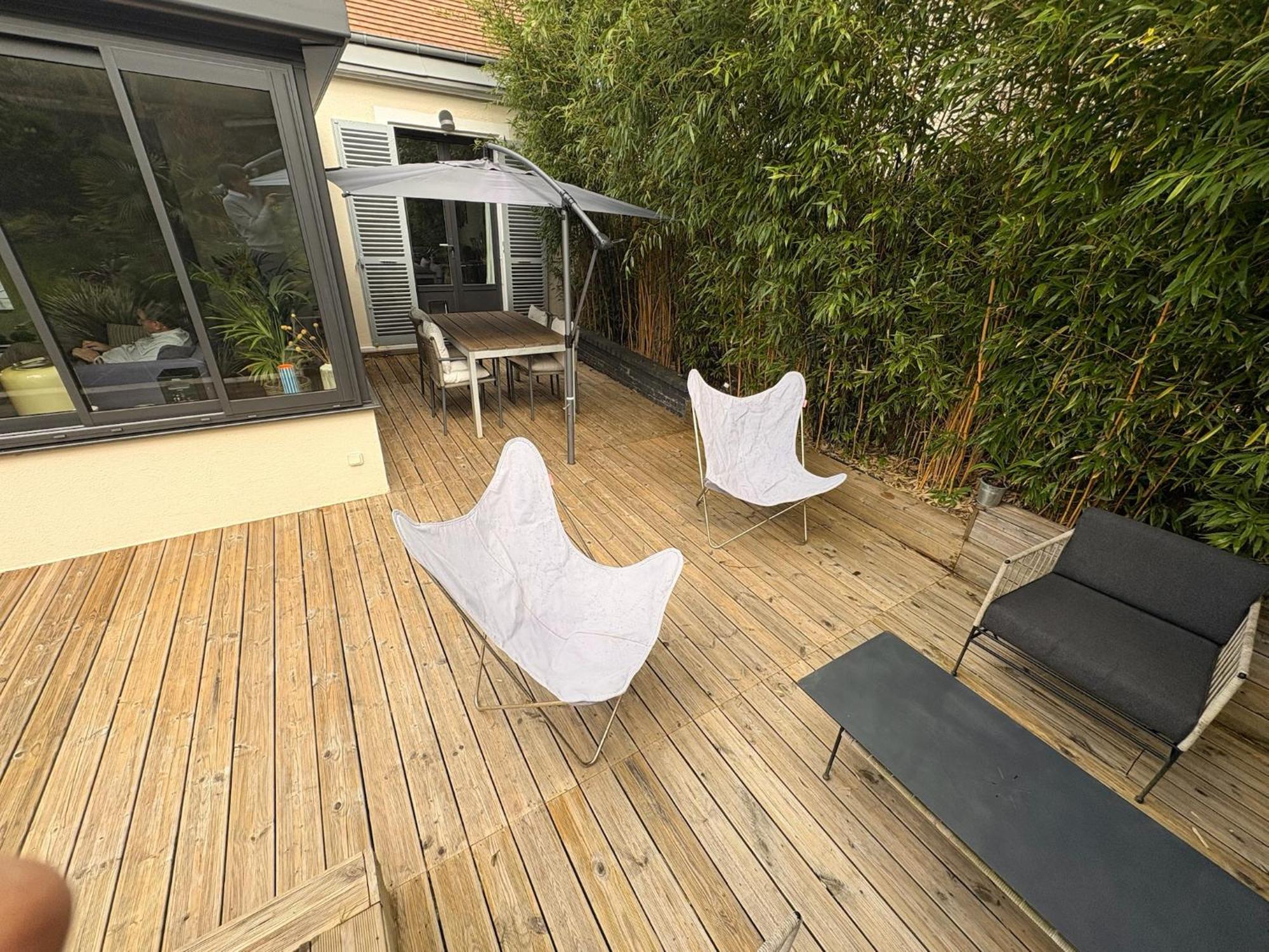Villa A Louveciennes Luaran gambar